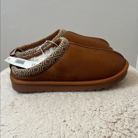 MIA girl Brown and Cream Fuzzy Slippers size 4. NWT! - Picture 9 of 12